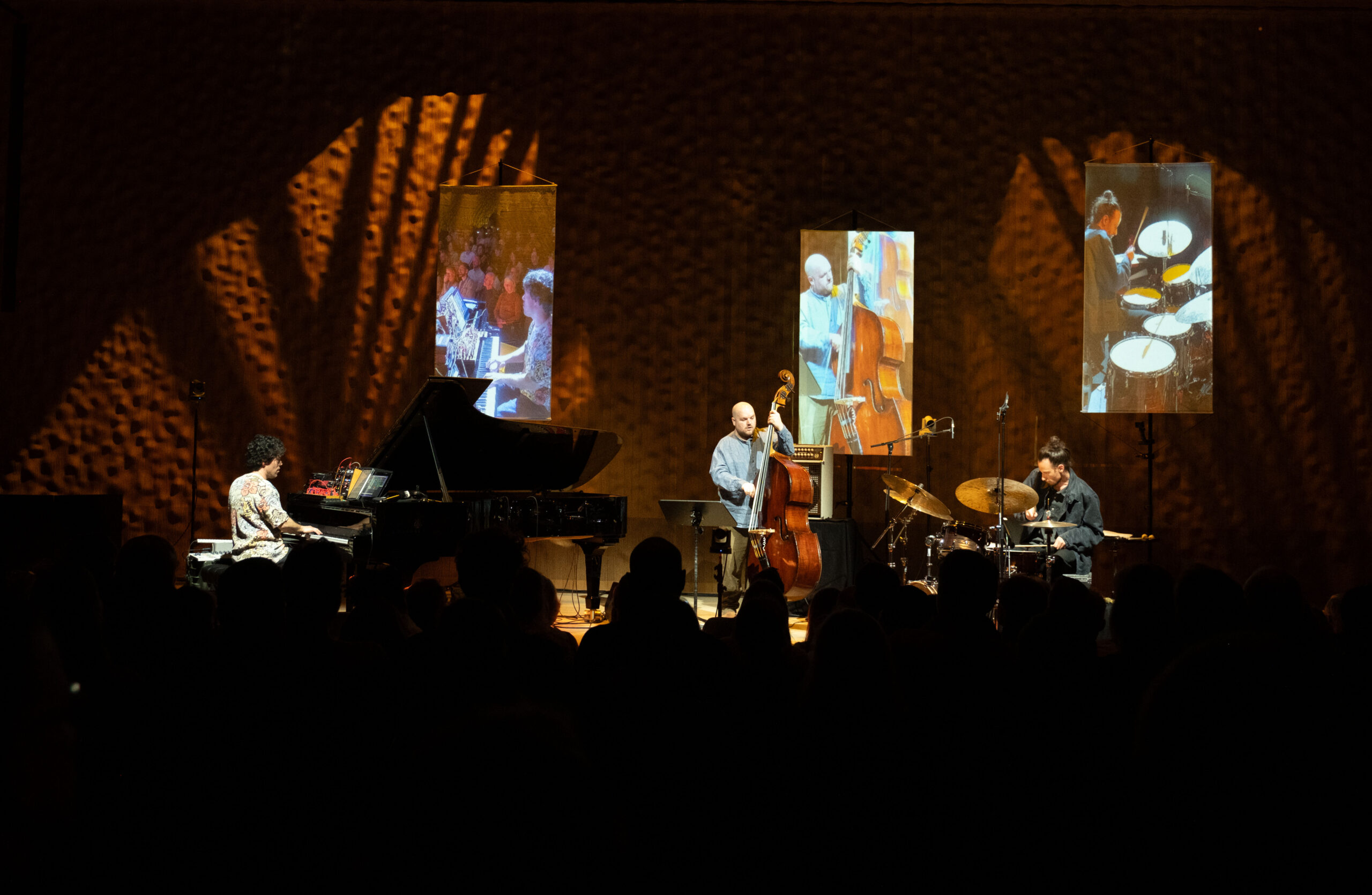 press picture Tin Men and the Telephone