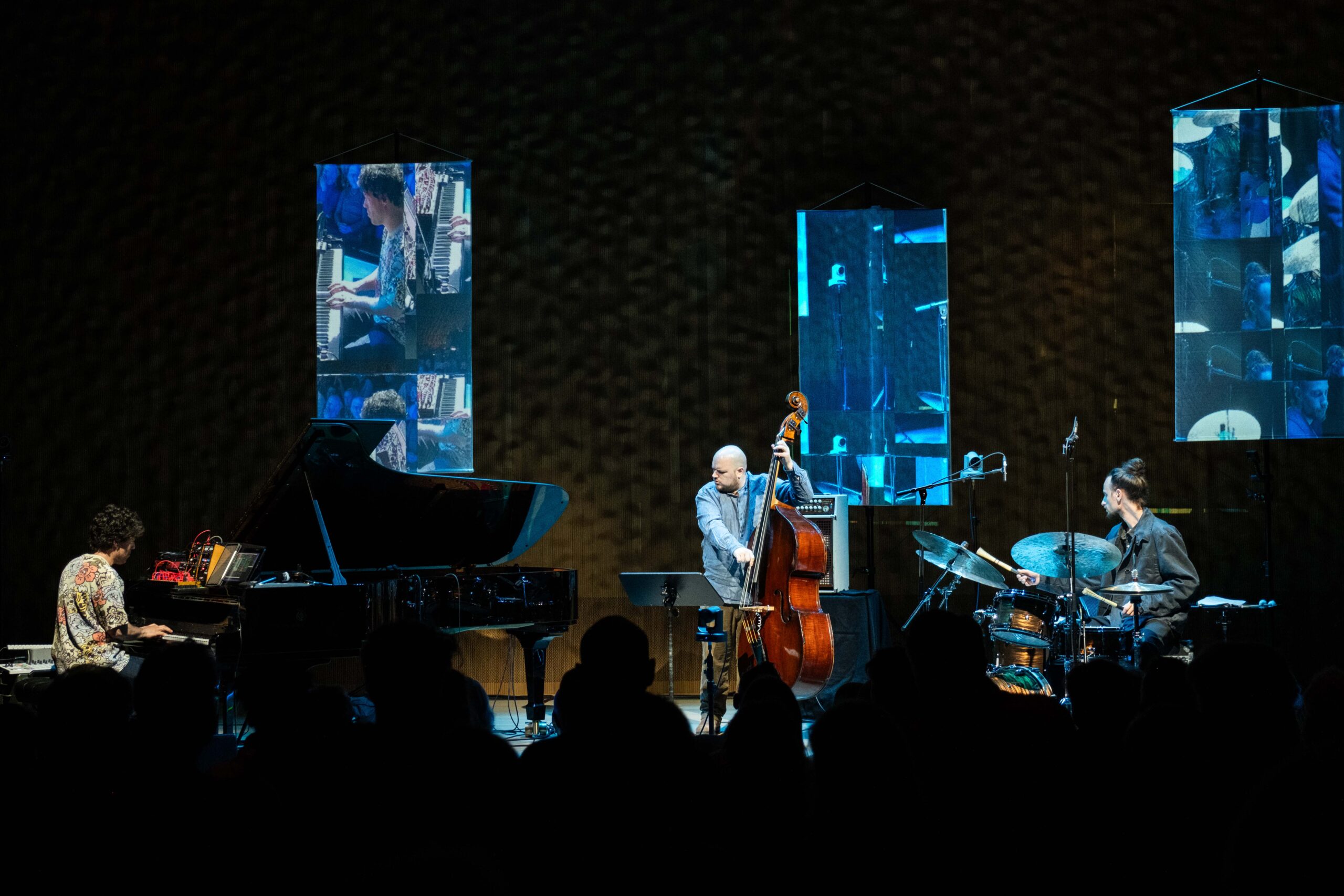 press picture Tin Men and the Telephone